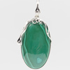 Zawieszka z owalnym malachitem w srebrze oksydowanym.