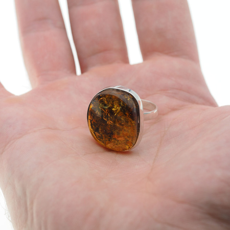 Pierścionekz Bursztynem Zielonym - prostokąt w srebrze