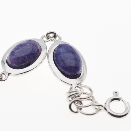 Bransoletka z owalnym czaroitem w srebrze rodowanym.