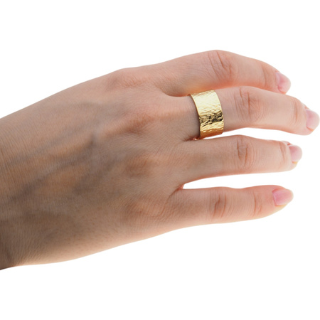 Pierścionek - obrączka młotkowana w srebrze złoconym