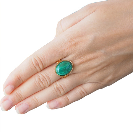 Pierścionek regulowany z owalnym Malachitem 16x12 w młotkowanym srebrze złoconym