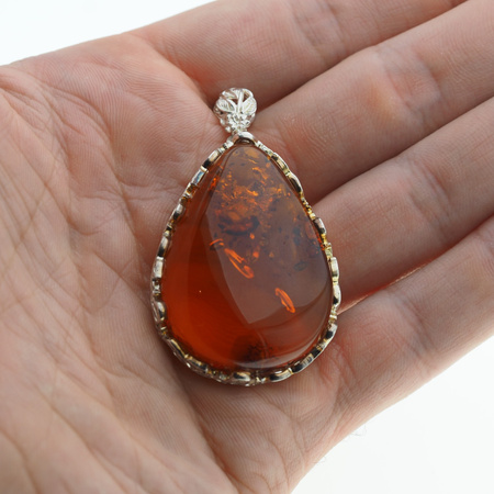 Zawieszka - koniakowy Bursztyn łza w srebrze 