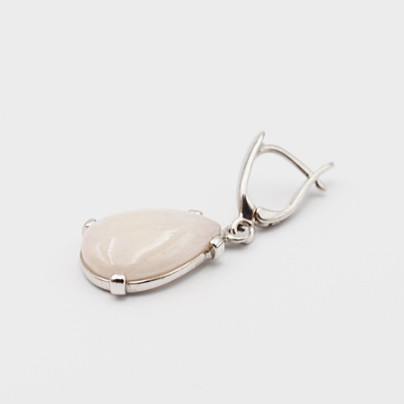 Kolczyki z morganitami w srebrze rodowanym.