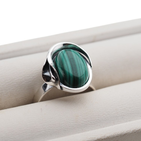 Pierścionek regulowany z owalnym Malachitem w srebrze oksydowanym