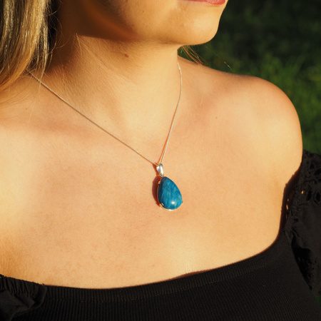 Zawieszka - Apatyt łza 27x20 mm w srebrze