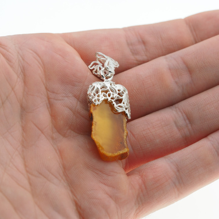 Zawieszka - surowy Bursztyn mleczny plastry w srebrze 