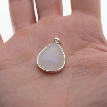 Zawieszka z Kamieniem Księżycowym w srebrze młotkowanym