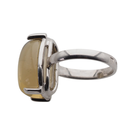 Pierścionek z owalnym Cytrynem w srebrze rodowanym.