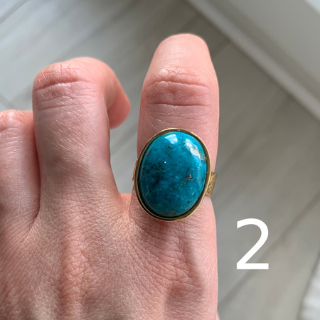 Pierścionek regulowany - Turkus owalny w złoconym srebrze młotkowanym