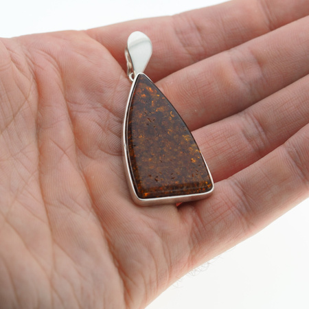 Zawieszka - koniakowy Bursztyn trójkąt w srebrze