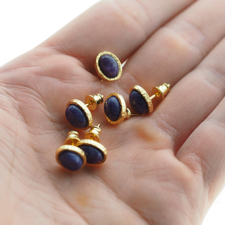 Kolczyki sztyfty z owalnym czaroitem w srebrze złoconym