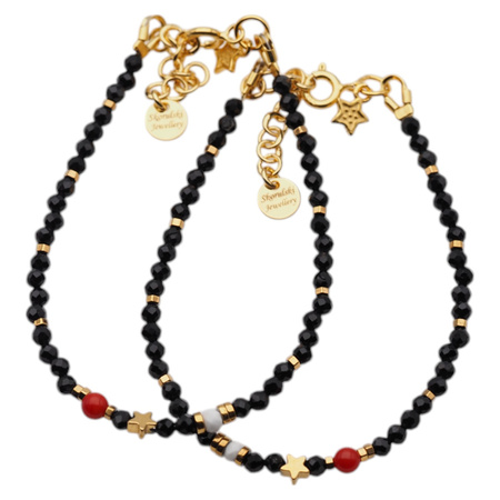 Bransoletka regulowana - Turmalin, Koral, Howlit, gwiazdki i srebro złocone (świąteczne)