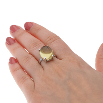 Pierścionek z owalnym Cytrynem w srebrze rodowanym.