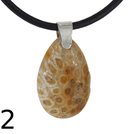 Naszyjnik - Koral łza na rzemieniu ze srebrnymi końcówkami