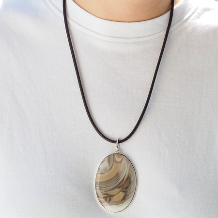 Naszyjnik - Krzemień Pasiasty owal na rzemieniu ze srebrnymi końcówkami