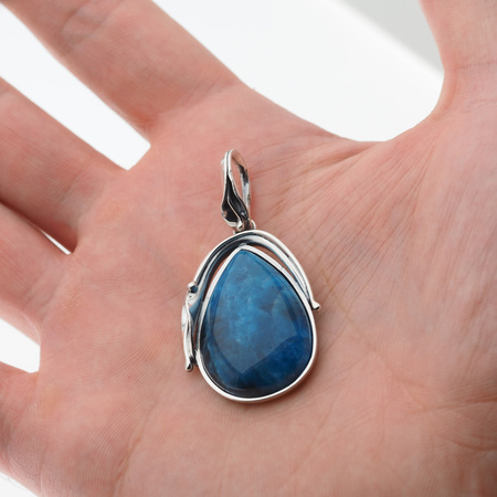 Zawieszka - Apatyt łza w srebrze oksydowanym z liśćmi