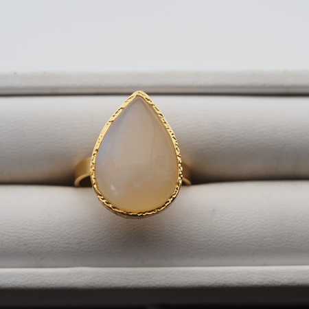 Pierścionek - Kamień Księżycowy łza i srebro złocone, młotkowane