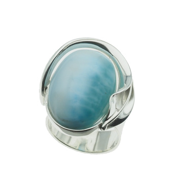 Pierścionek z owalnym Larimarem w srebrze z liściem