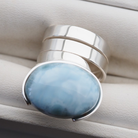 Pierścionek regulowany - owalny Larimar w srebrze