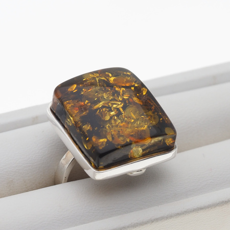 Pierścionek regulowany z prostokątnym Bursztynem Zielonym w srebrze