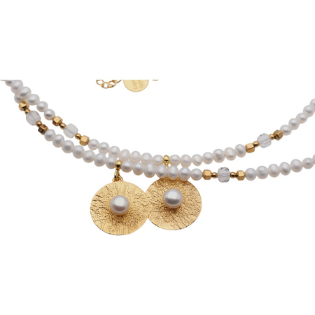 Naszyjnik z młotkowaną blaszką- Białe Perły hodowane i srebro złocone