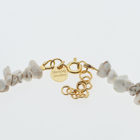 Naszyjnik chocker boho - Howlit sieczka, księżyc i srebro złocone