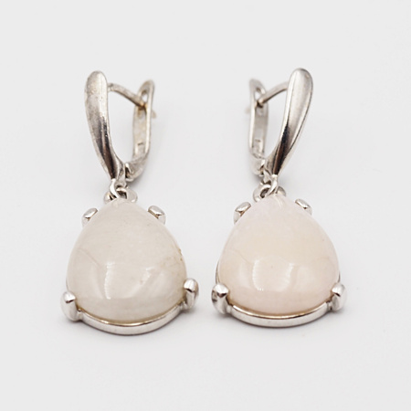 Kolczyki z morganitami w srebrze rodowanym.