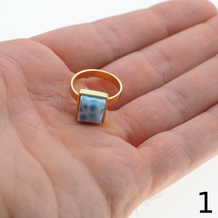 Pierścionek regulowany - prostokątny Larimar w srebrze złoconym
