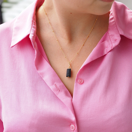 Naszyjnik na łańcuszku -Turmalin czarny surowa bryłka w srebrze złoconym