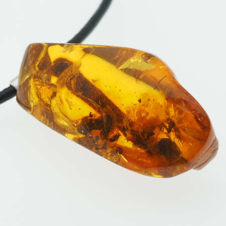 Naszyjnik  na rzemieniu -  przezroczysty Bursztyn z gałęzią oraz muchami