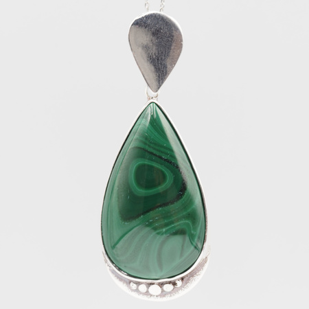Srebrna zawieszka z naturalnym malachitem – łezka 18×13 mm