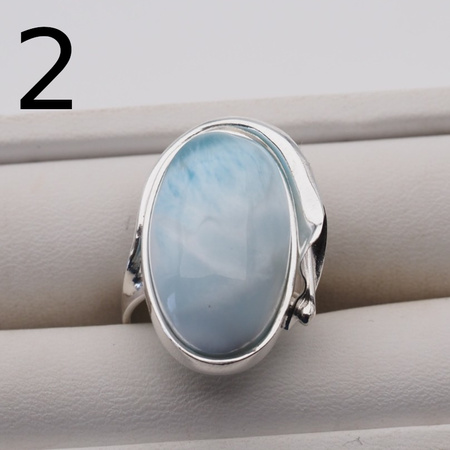 Pierścionek z owalnym Larimarem w srebrze z liściem