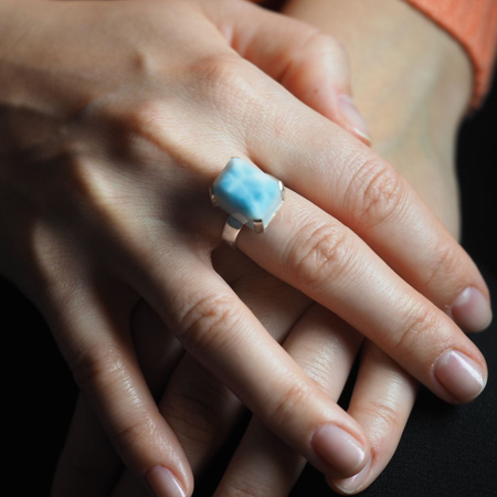 Pierścionek - prostokątny Larimar w srebrze (rozmiar 13)