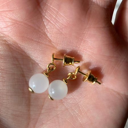 Kolczyki wiszące sztyfty - Kamień Księżycowy kulki i srebro złocone