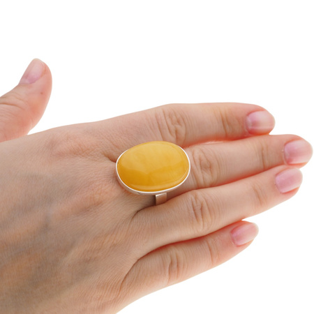 Pierścionek regulowany - Mleczny Bursztyn owal w srebrze