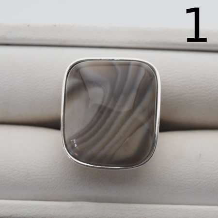 Srebrny pierścionek z Krzemieniem Pasiastym – ręcznie wykonany, srebro 925