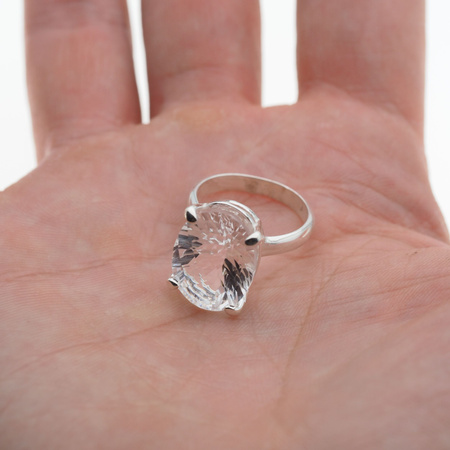 Pierścionek - Kryształ Górski owal (szlif diamentowy) w srebrze