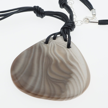 Naszyjnik - Krzemień Pasiasty na sznurku woskowanym ze srebrnymi końcówkami