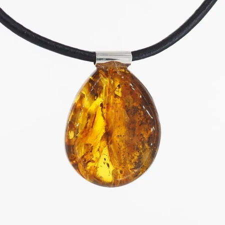 Naszyjnik  na rzemieniu -  przezroczysty Bursztyn z inkluzją roślinną