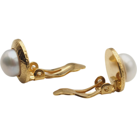 Klipsy - Perły białe koło 8 mm w złoconym srebrze młotkowanym