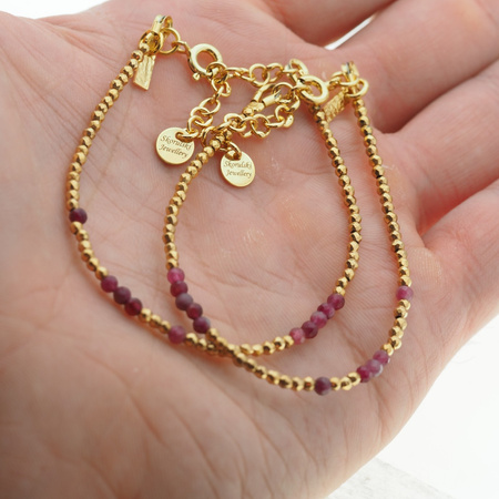 Bransoletka urodzeniowa październik - turmalin, hematyt i srebro złocone