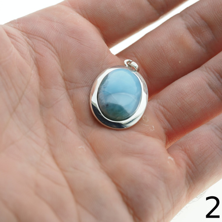 Zawieszka z larimarem owalnym w srebrze