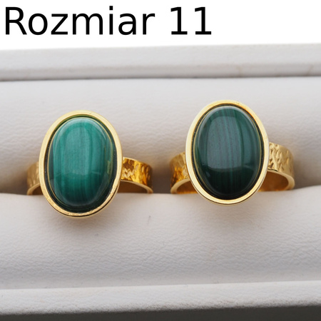 Pierścionek regulowany z owalnym Malachitem w młotkowanym srebrze złoconym