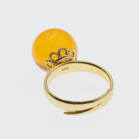 Pierścionek regulowany z Bursztynem Koniakowym - kulka w srebrze złoconym