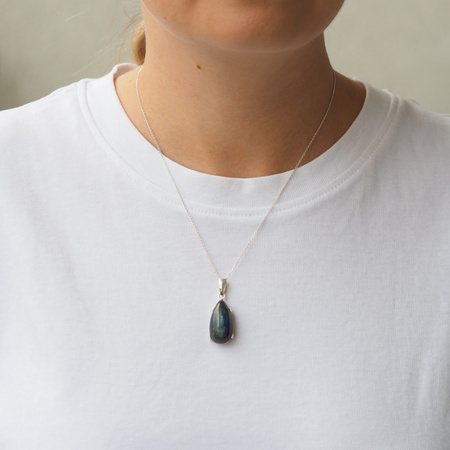 Srebrna zawieszka z Kyanitem – łza 25×13 mm