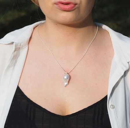 Naszyjnik srebrny - barokowa Perła biała na łańcuszku 60 cm