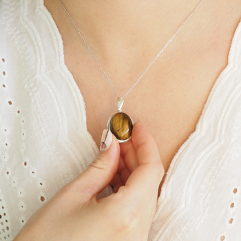 Zawieszka z owalnym Tygrysim Okiem w srebrze