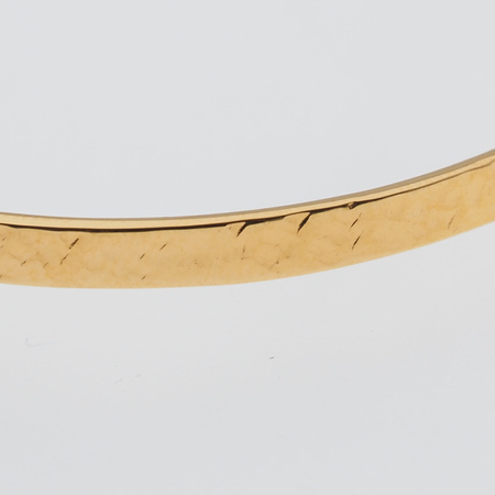 Bransoletka sztywna z owalnym Larimarem w młotkowanym srebrze złoconym