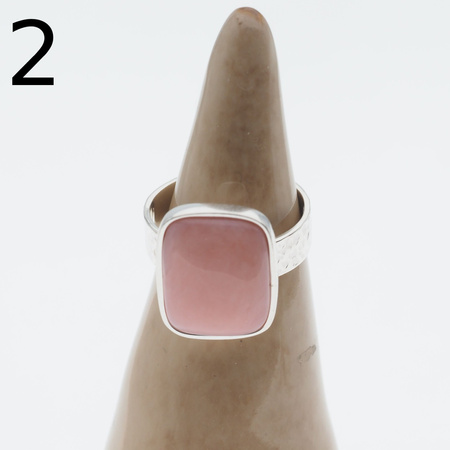 Pierścionek regulowany - Opal Różowy prostokąt w srebrze młotkowanym