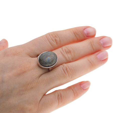 Pierścionek z Labradorytem w srebrze